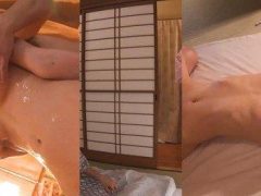 Suzu Honjo và sai lầm khi đưa vợ đi tắm suối nước nóng với đồng nghiệp